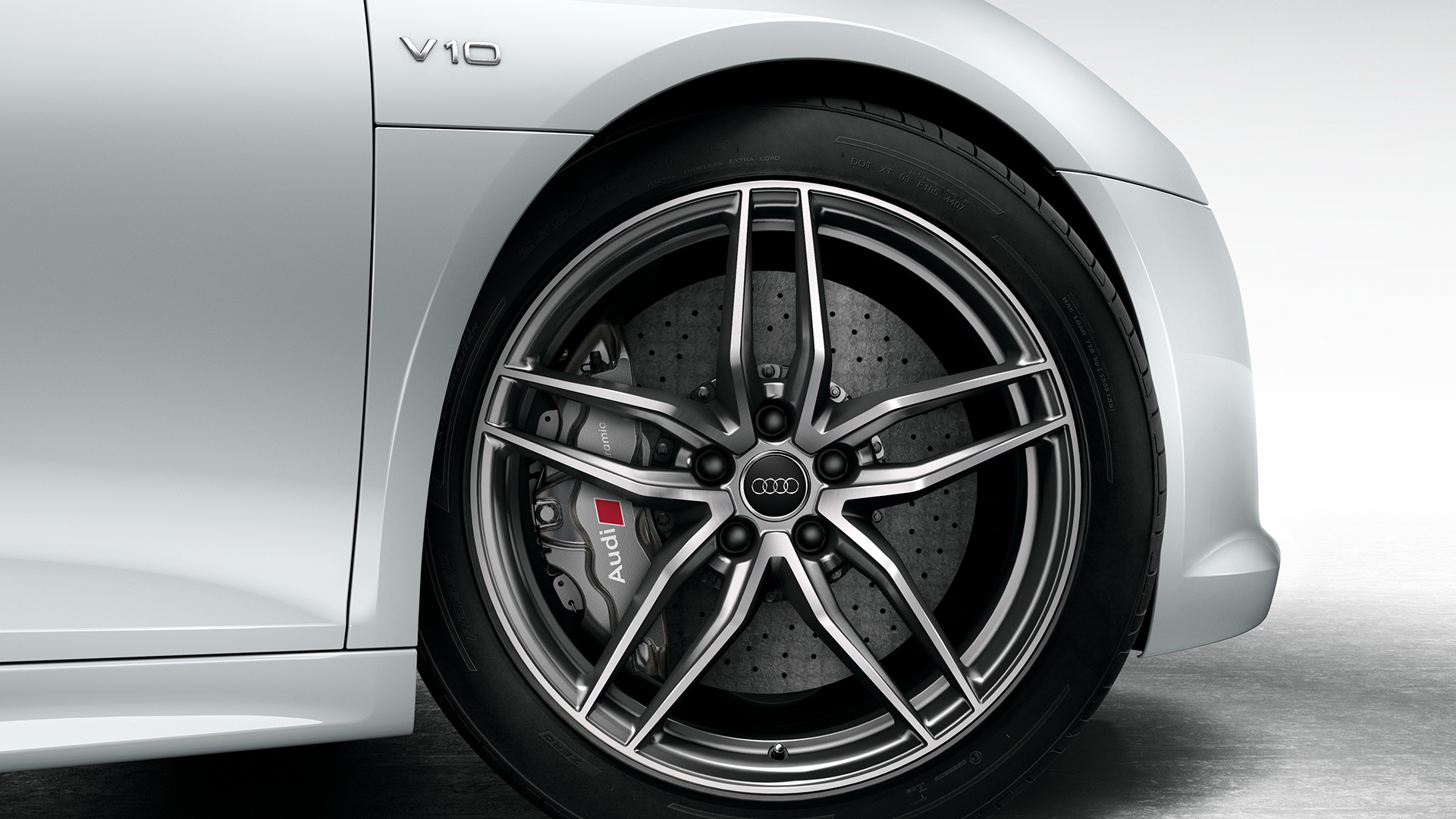 R8 Spyder V10